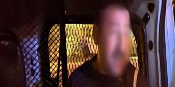 Çarşaf ve Sütyen Giyerek Dolaşan Erkek Avukat Gözaltına Alındı, Çantasından Çıkanlar Şoke Etti